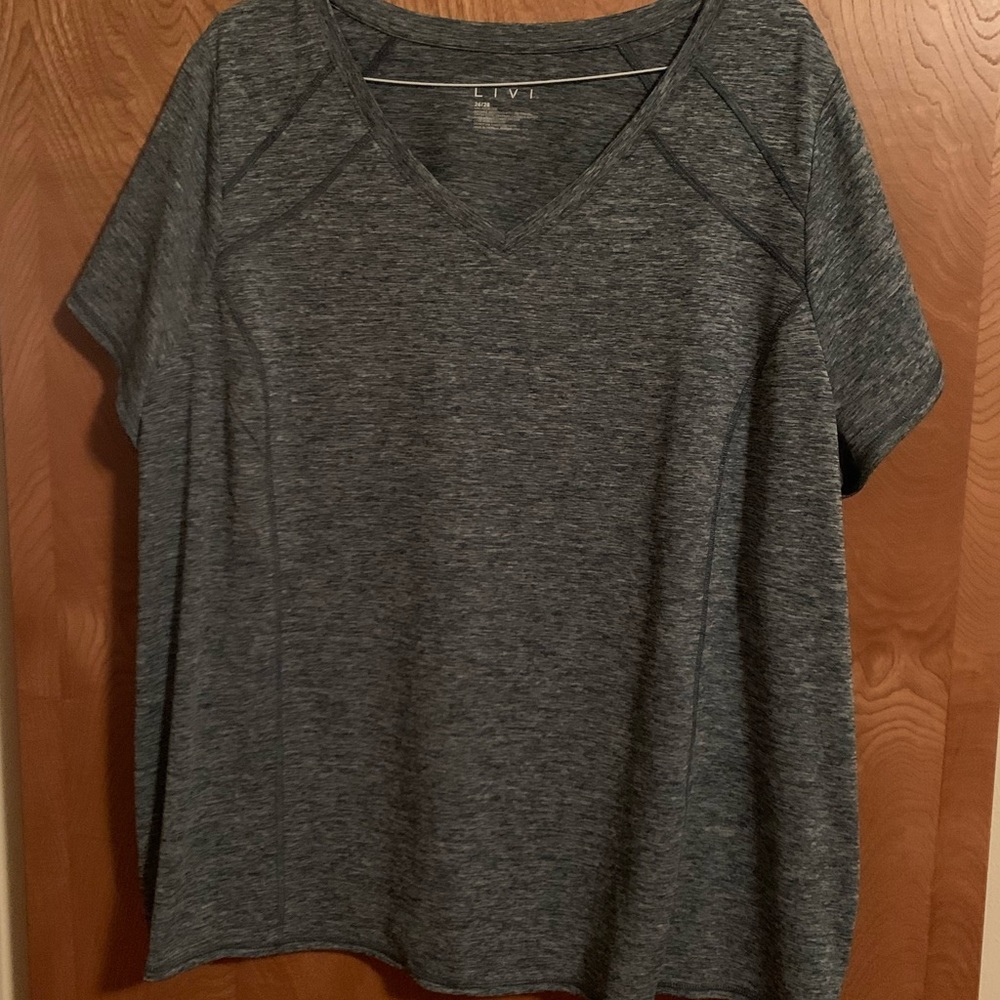 Livi Active workout top size 26/28